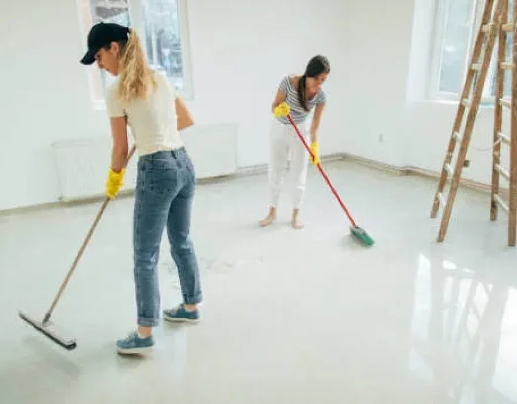 Professional cleaner preparing a vacant Gretna rental for move-out inspection. Move out cleaning near me